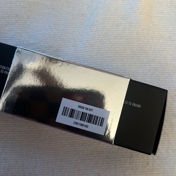 Concealer - Picture 6 of 7